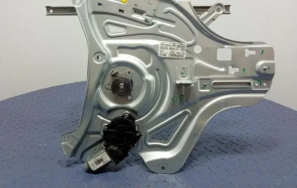 Hyundai ix35 Front door window regulator with motor 824802Y000