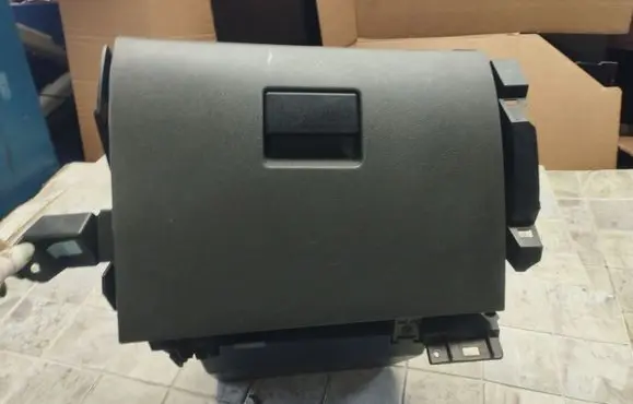 Ford Focus C-MAX Glove box 3M51R0600 3M51R06044