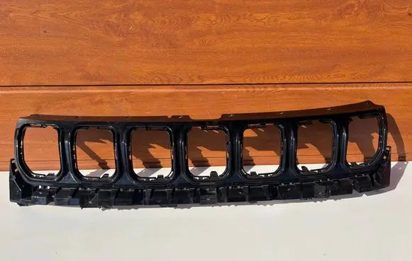 Jeep Compass Front bumper upper radiator grill 735799456