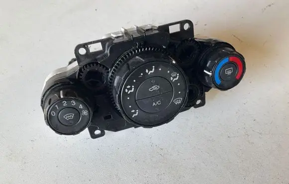 Ford Fiesta Climate control unit 8A6119980BE