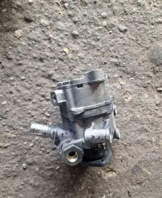 Mercedes-Benz E W210 Power steering pump