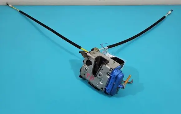 Audi A4 S4 B5 8D Rear door lock 8D0839016A IMPRK1441949