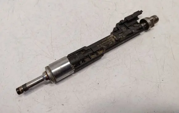BMW 5 F10 F11 Fuel injector 13537645956 13538627842