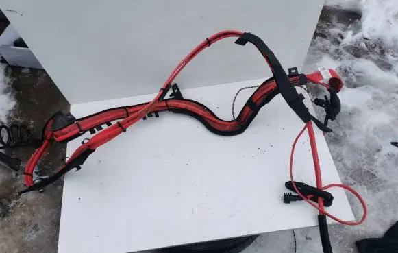 BMW 6 F06 Gran coupe Positive cable (battery) 9348287 9348288 934828801