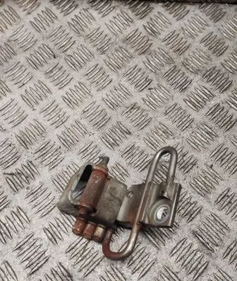 Volkswagen PASSAT CC Front door upper hinge 3C8831412C