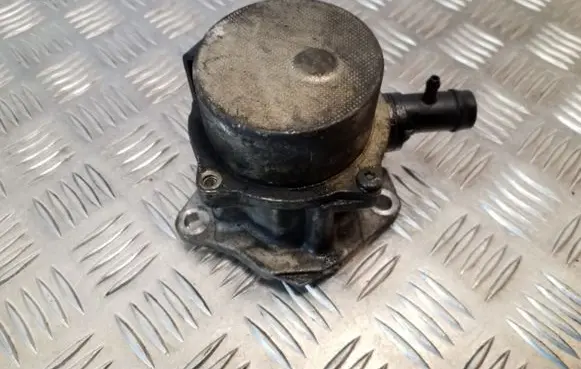 Nissan Juke I F15 Vacuum pump 8201005306B