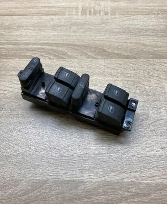 Volkswagen PASSAT B5.5 Electric window control switch 1J4959857