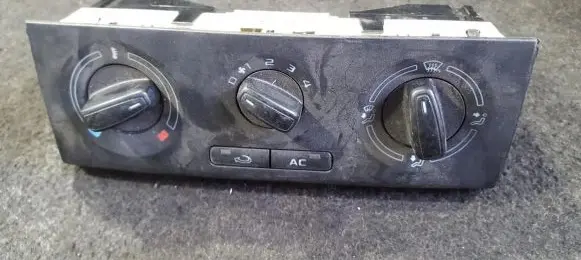 Skoda Fabia Mk2 (5J) Climate control unit 5j0820045c