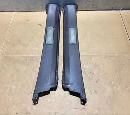 Mercedes-Benz E W124 (D)pillar trim (top) 1246920689 1246920589