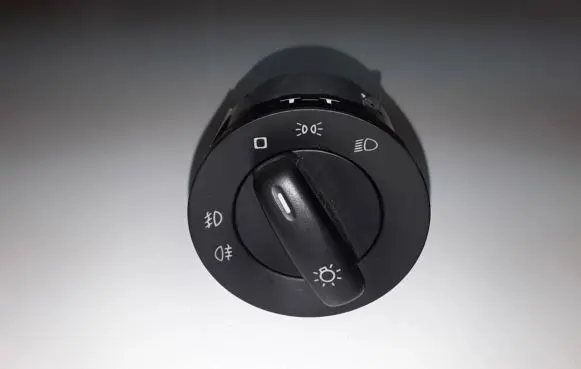 Skoda Octavia Mk2 (1Z) Light switch 5L0941431G