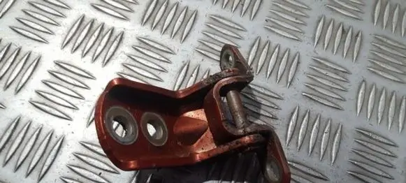 Nissan Note (E11) Rear door lower hinge