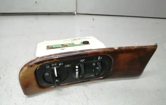 Chrysler 300M Light switch