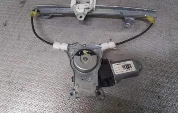 Nissan Qashqai Rear door window regulator with motor 402190A