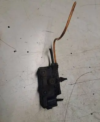 Land Rover Range Rover Sport L320 Air suspension control unit module (rear) 