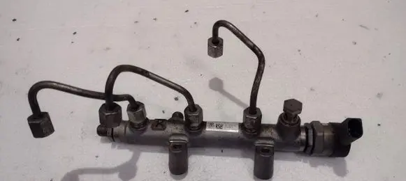 Audi Q5 SQ5 Fuel injector supply line/pipe 