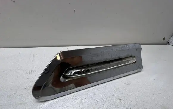 BMW 7 F01 F02 F03 F04 Front fender indicator light 7203372
