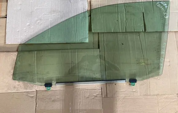 Lexus RX 330 - 350 - 400H Front door window glass four-door 43R00035 A002345 43R050357