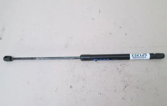 Nissan Primera Shock absorber/damper mounting bracket 