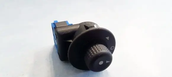 Peugeot Partner Wing mirror switch 185526