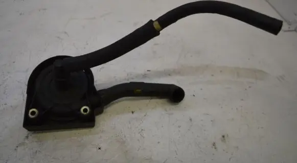 Mercedes-Benz CLK A208 C208 Breather valve A1110181682