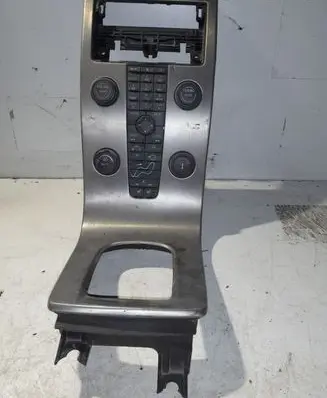 Volvo V50 Center console