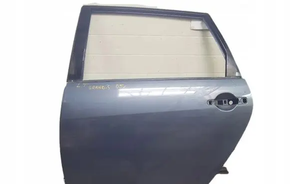 Mitsubishi Grandis Rear door