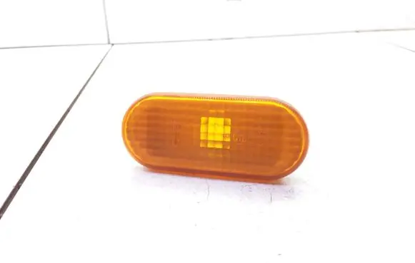 Volkswagen Golf IV Front fender indicator light 3B0949117