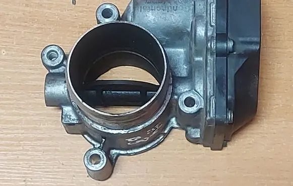 Audi A4 S4 B8 8K Throttle valve 03L128063E