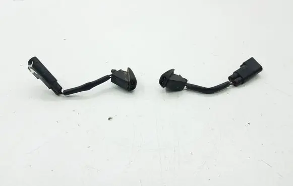 Windshield washer spray nozzle
