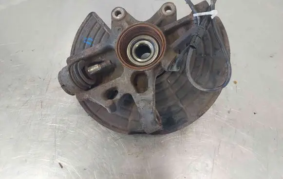 Mercedes-Benz ML W163 Front wheel hub 361036