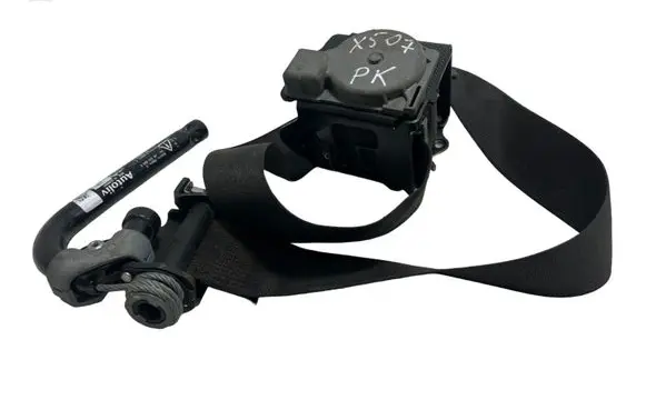 BMW X5 E70 Front seatbelt 3053985 30577152 178E247