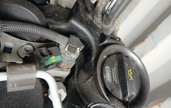 Audi A3 S3 8V Fuel injector 04L130277AJ