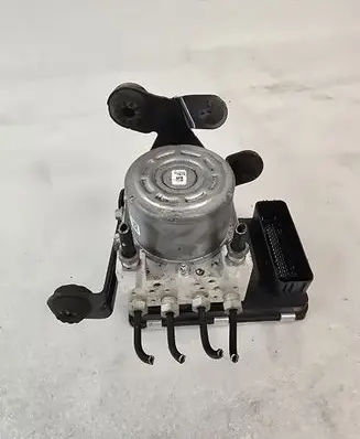 Volvo XC90 ABS Pump 31680101