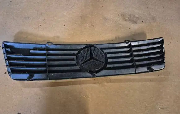 Mercedes-Benz Sprinter W901 W902 W903 W904 Front grill