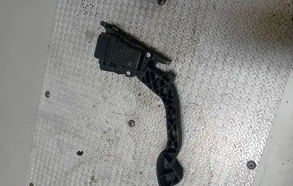 Ford Focus C-MAX Accelerator throttle pedal 3M519F836AE 6PV00864110