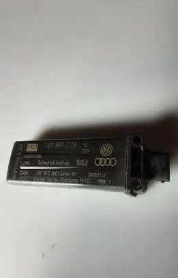 Audi A8 S8 D3 4E Tire pressure sensor 4E907277B
