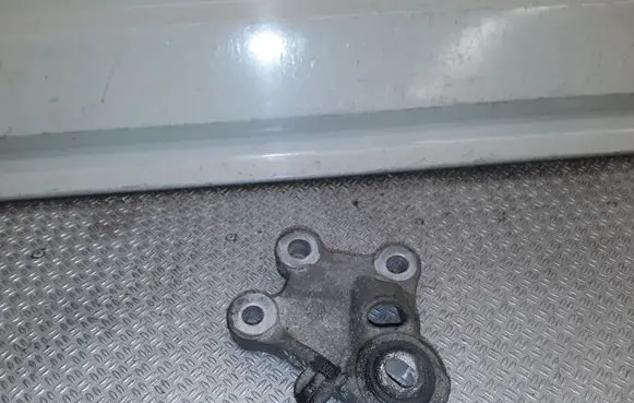 Chevrolet Volt I Gearbox mounting bracket 20877918