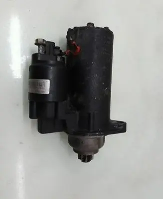 Volkswagen Golf IV Starter motor 001125012