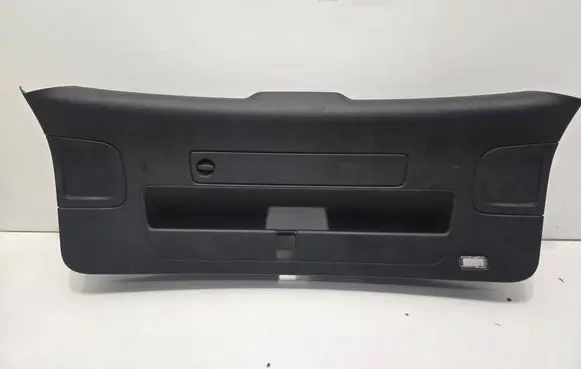 Tailgate trim