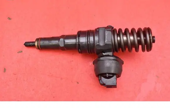 Volkswagen Polo Fuel injector 038130073AL