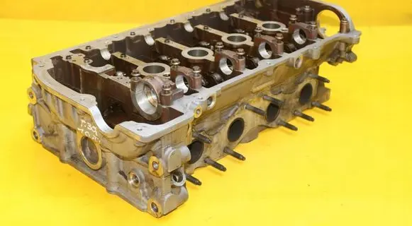 Peugeot 307 Engine head 
