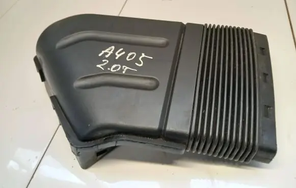 Audi A4 S4 B7 8E 8H Air intake duct part 8E0129617