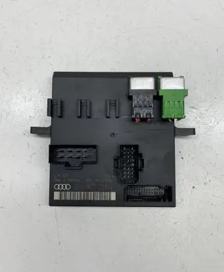 Audi A4 S4 B7 8E 8H Comfort/convenience module 8E0907279L