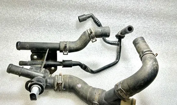 Volkswagen PASSAT B6 Engine coolant pipe/hose 1K0121087H 06F121056C 1K0612041DE