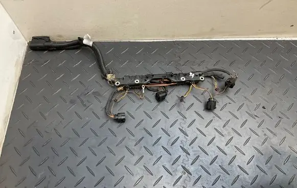 BMW 5 F10 F11 Fuel injector wires 7633264 7633263 7621082