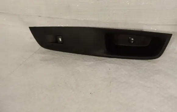 Opel Mokka B Quarter vent window switch 9835153880