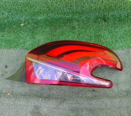 Peugeot 208 I Rear/tail lights 9810430580