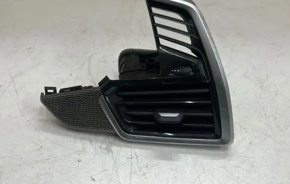 BMW X5 G05 Dashboard side air vent grill/cover trim 939947112