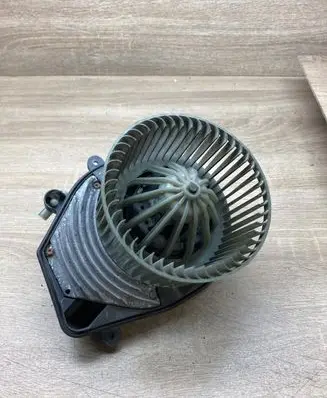 Audi A4 S4 B5 8D Heater fan/blower 8D1820021 740221233F