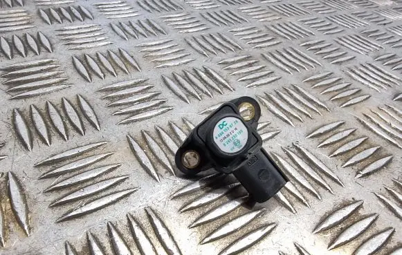 Mercedes-Benz E W212 Air pressure sensor A0061539728 1309282D16 0261230190